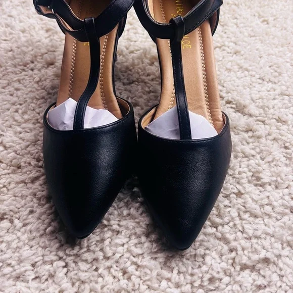 WOMENS CHASE AND CHLOE BLACK HEELS SIZE 7.5 GUC - Picture 2 of 13
